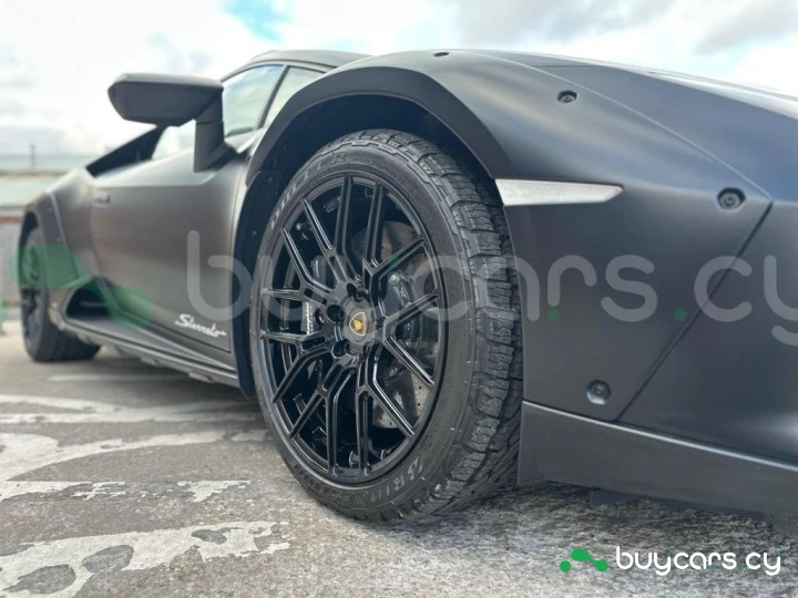 Lamborghini Huracan Черный