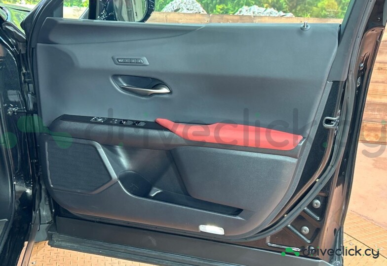 Lexus UX Black