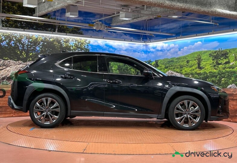 Lexus UX Black