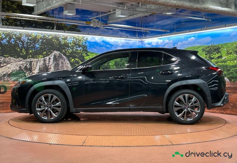 Lexus UX Black