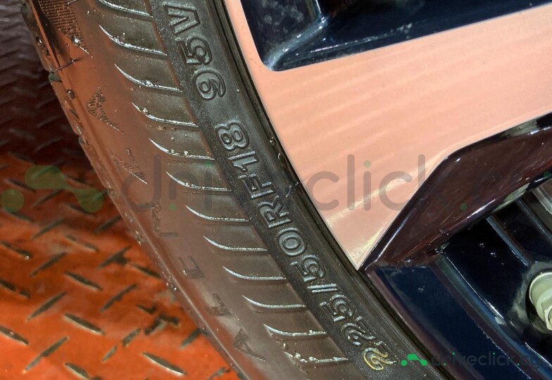Lexus UX Black