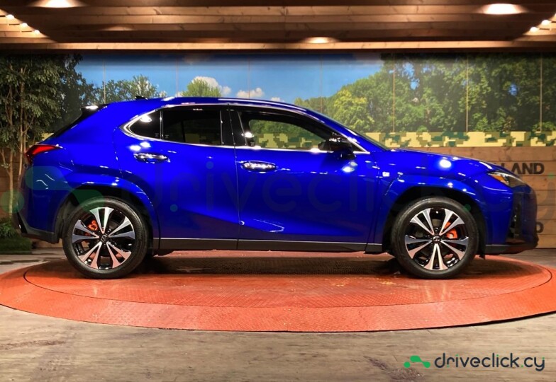Lexus UX Black