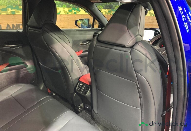 Lexus UX Black