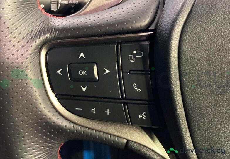 Lexus UX Black