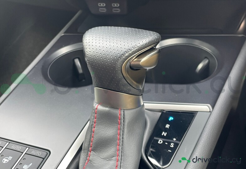 Lexus UX Black