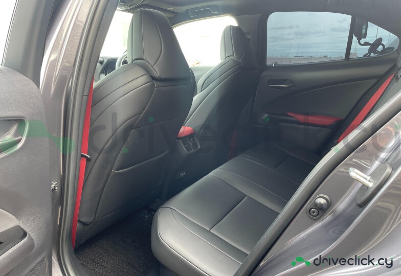 Lexus UX Black