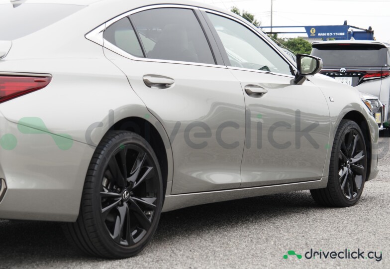 Lexus ES Grey