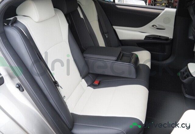 Lexus ES Grey