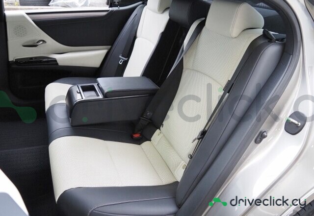 Lexus ES Grey