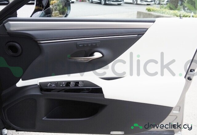 Lexus ES Grey