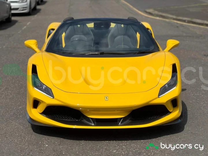 Ferrari F8 Spider Желтый