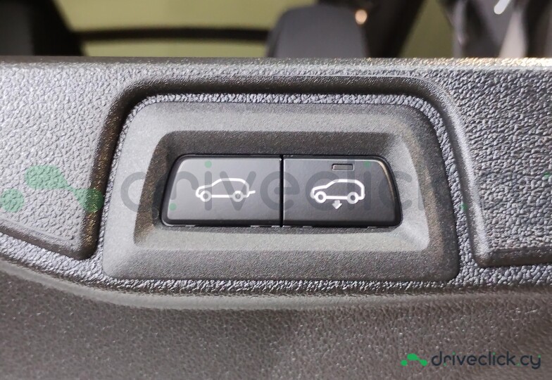 BMW X7 White