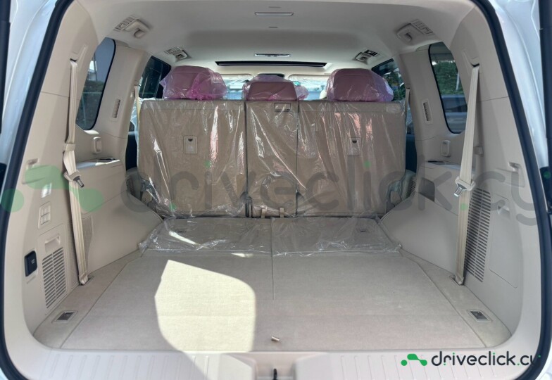 Toyota Land Cruiser 300 White
