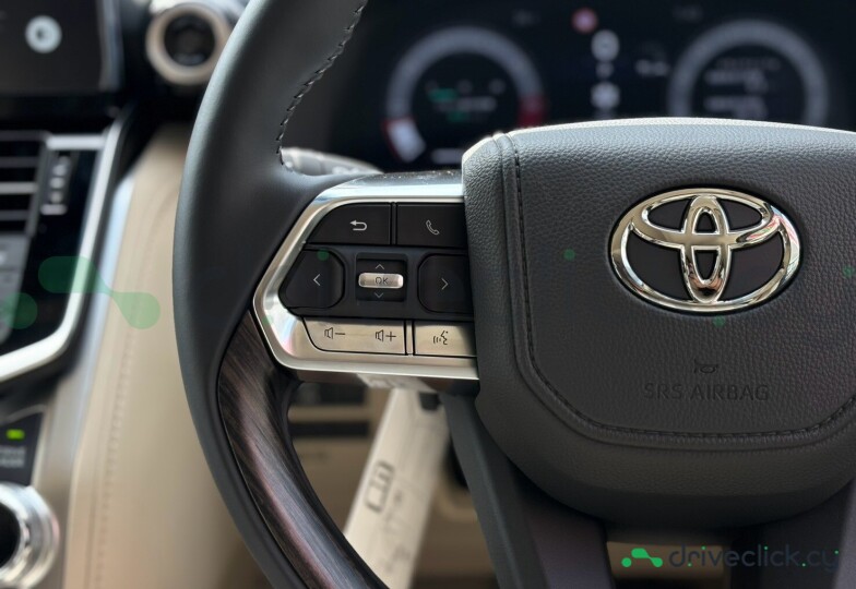 Toyota Land Cruiser 300 White