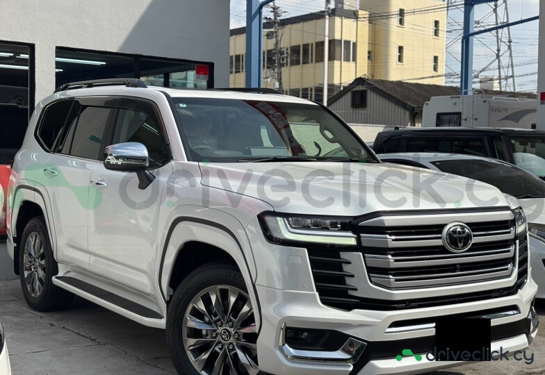 Toyota Land Cruiser 300 White