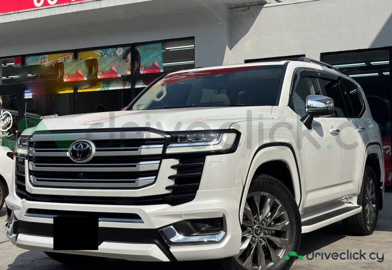 Toyota Land Cruiser 300 White