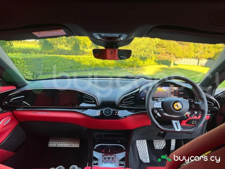 Ferrari Purosangue Черный