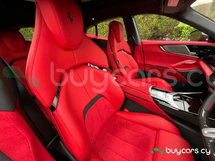 Ferrari Purosangue Черный