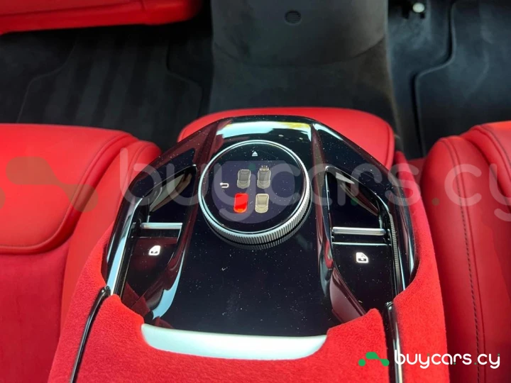 Ferrari Purosangue Черный