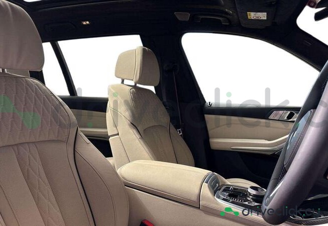 BMW X7 Blue