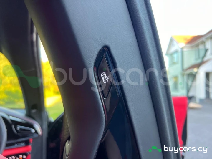 Ferrari Purosangue Черный