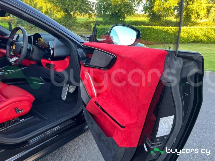 Ferrari Purosangue Черный