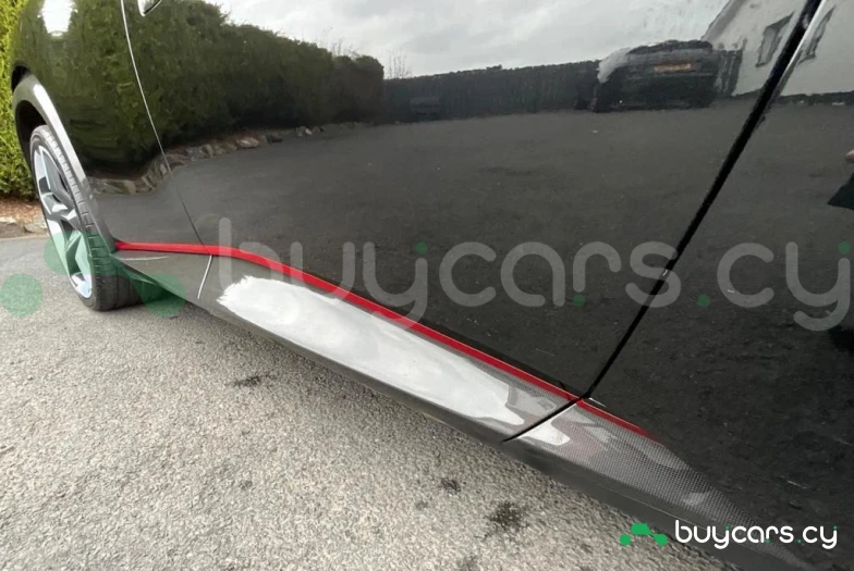 Ferrari Purosangue Черный