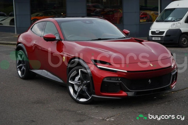 Ferrari Purosangue Красный