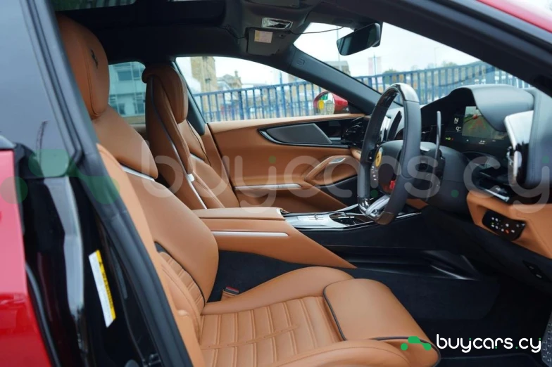 Ferrari Purosangue Красный