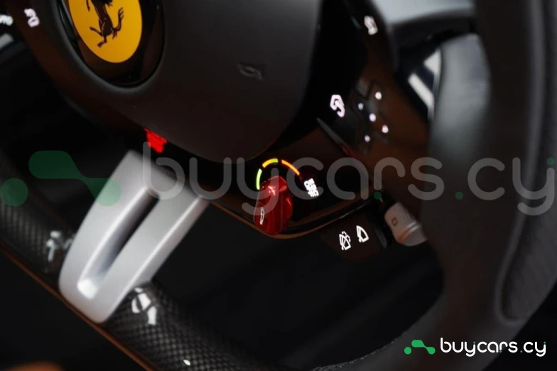 Ferrari Purosangue Красный