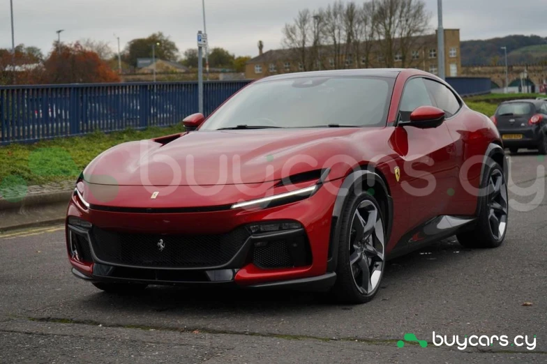 Ferrari Purosangue Красный
