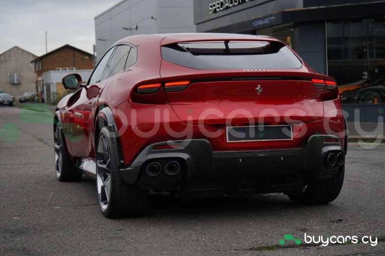 Ferrari Purosangue Красный