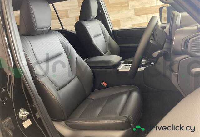 Toyota Land Cruiser 250 Черный