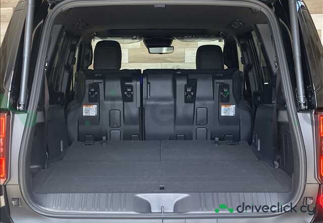 Toyota Land Cruiser 250 Черный