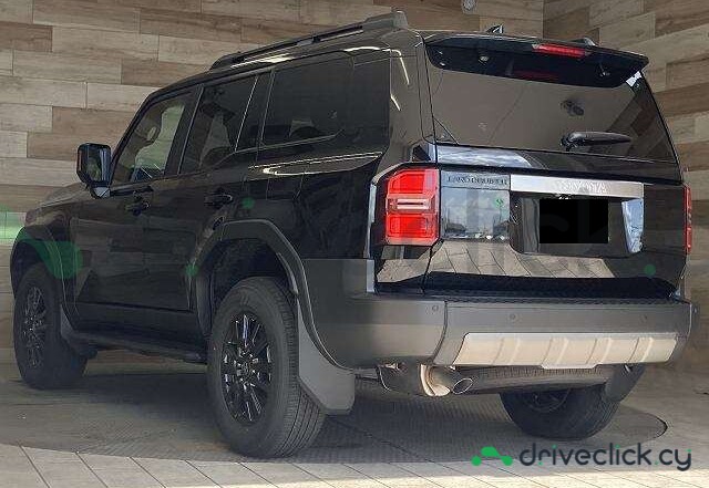 Toyota Land Cruiser 250 Черный