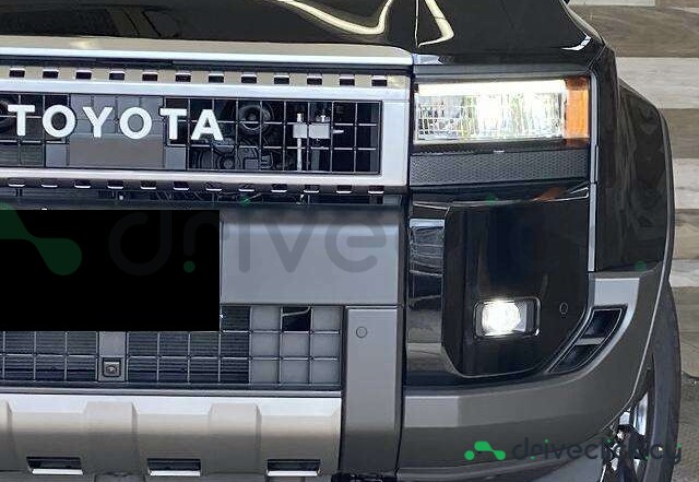 Toyota Land Cruiser 250 Черный