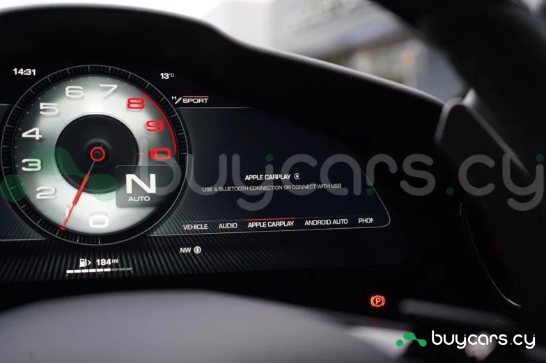 Ferrari Purosangue Красный