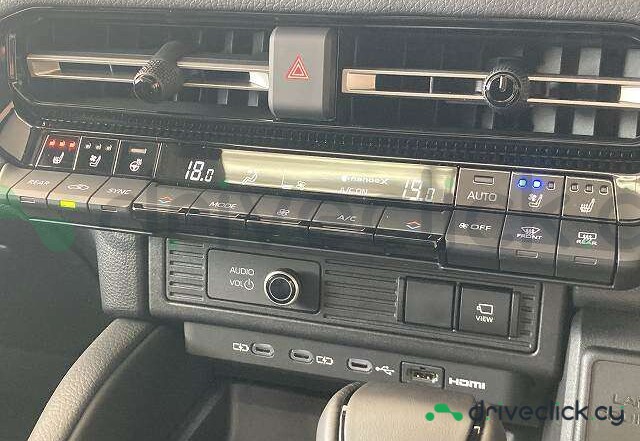 Toyota Land Cruiser 250 Черный