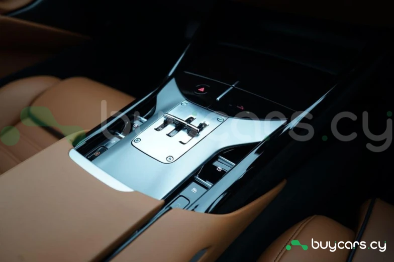 Ferrari Purosangue Красный