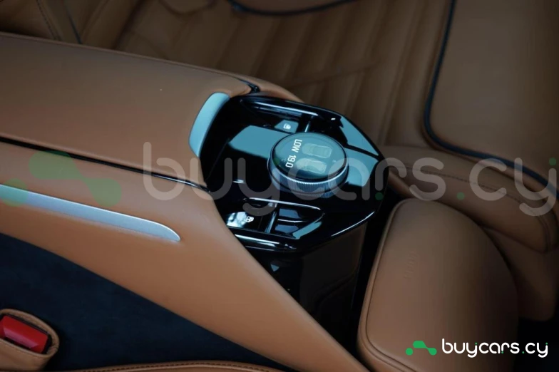 Ferrari Purosangue Красный