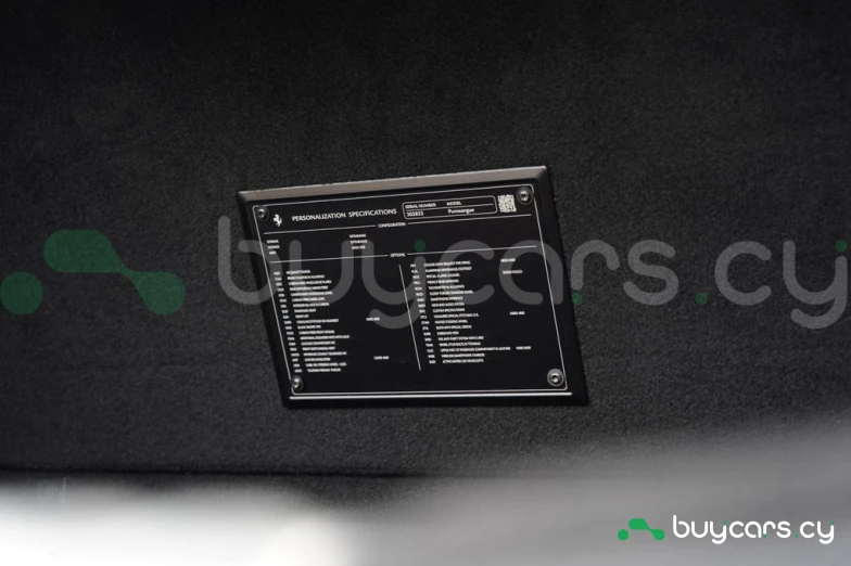 Ferrari Purosangue Красный