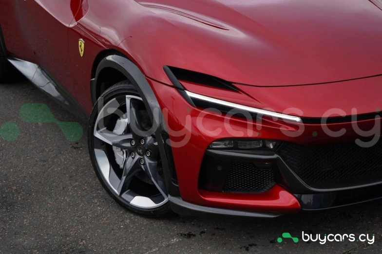 Ferrari Purosangue Красный