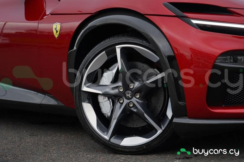 Ferrari Purosangue Красный