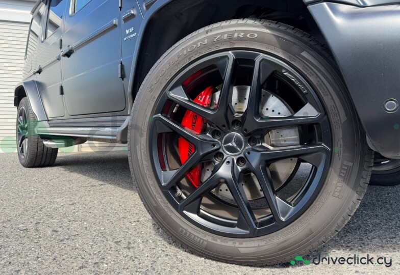 Mercedes G-class Black