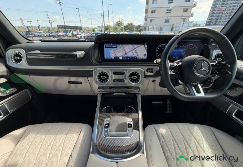 Mercedes G-class Black