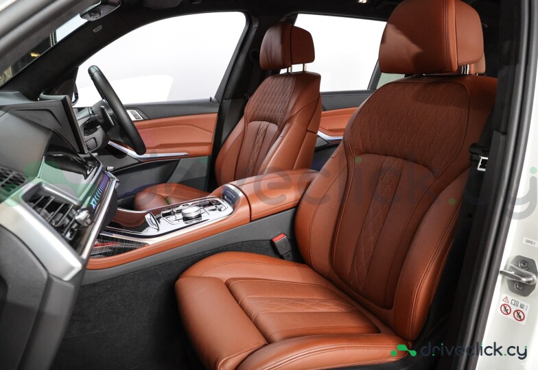 BMW X7 White