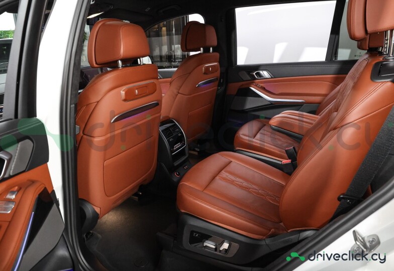 BMW X7 White