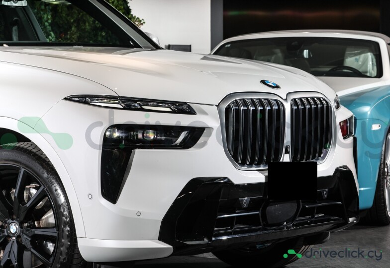 BMW X7 White