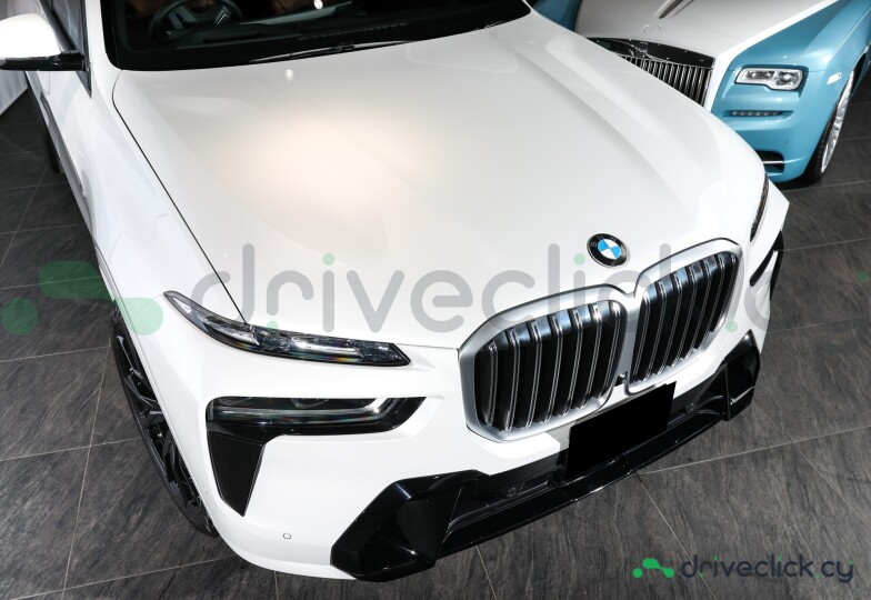 BMW X7 White