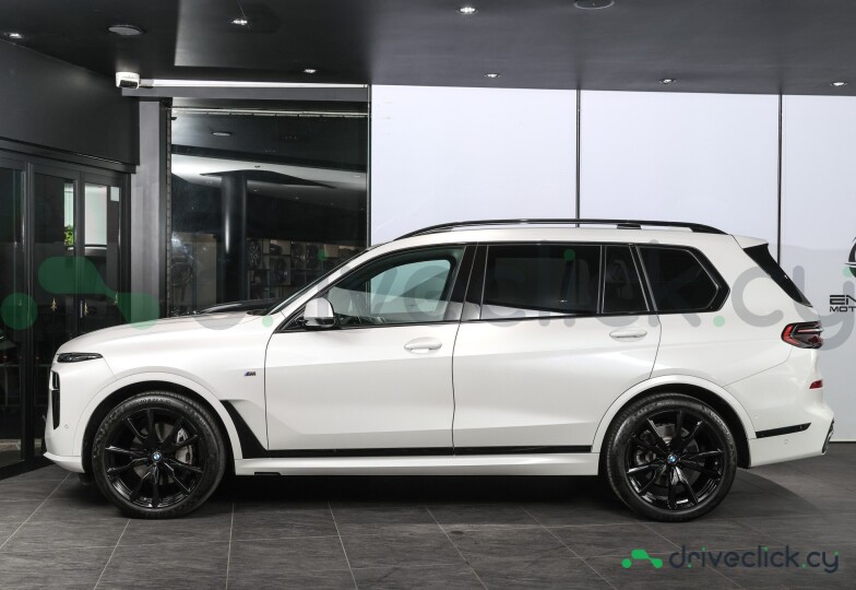 BMW X7 White